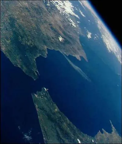 Quel détroit se trouve entre l'Espagne et le Maroc ?