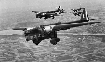 Ce bombardier français, mis service en 1935, dépassé à la déclaration de guerre et affecté à des missions de nuit, est cependant utilisé à basse altitude sur les ponts de la Meuse, les 13 et 14 mai 1940. De quel avion s'agit-il ?