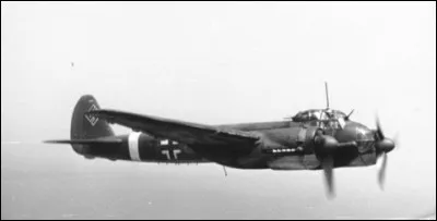 Conçu en Allemagne en 1935 en tant que bombardier moyen et rapide, mis en service en 1939, il a été l'appareil le plus polyvalent de la Luftwaffe. Il est utilisé de manière intensive dans les opérations menées au-dessus de la France, de la Belgique pour le bombardement en piqué, le bombardement horizontal et le torpillage. De quel avion s'agit-il ?