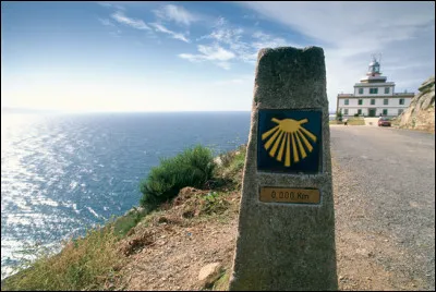 Dans quel pays européen, trouve-t-on le cap Finisterre ?