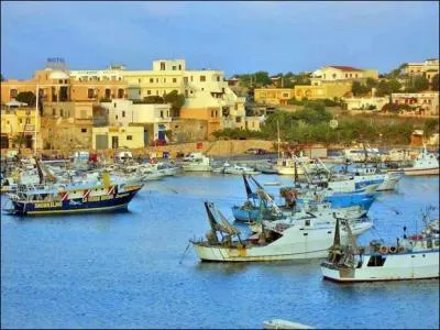 Parmi ces trois îles, laquelle est la plus grande ?