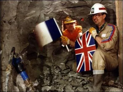 Dans quel tunnel Philippe Cozette et Graham Fagg ont-ils été les deux premiers hommes à se rencontrer ?