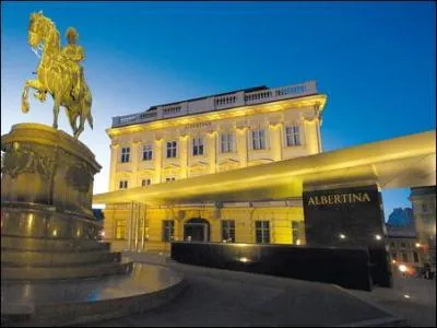 Dans quelle ville se trouve l'importante collection d'arts graphiques de l'Albertina, qui est l'une des plus riches au monde ?