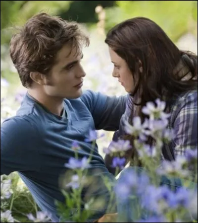 Où Edward et Bella se voient-ils pour la première fois ?