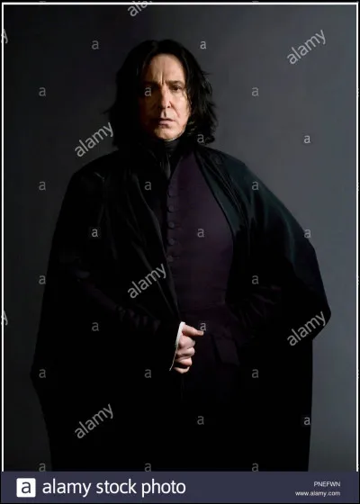 Et cet homme en noir, qui est-ce ?