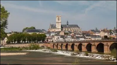 Comment appelle-t-on les habitants de la ville de Nevers ?