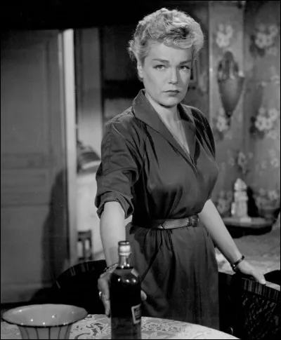 Vous reconnaissez sûrement cette célèbre actrice française. Il s'agit de/d' ...