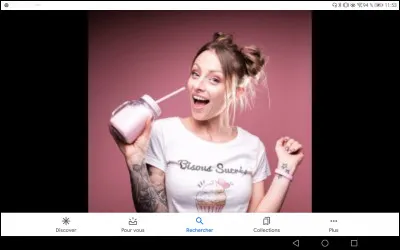 Qui est cette youtubeuse ?