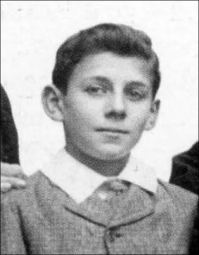 À quel grand écrivain doit-on l'ouvrage très polémique intitulé "Bagatelles pour un massacre" ?