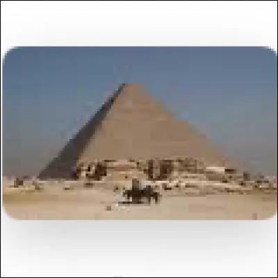 Thalès a réussi à calculer la hauteur de la pyramide de Khéops.