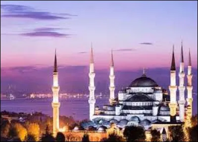 Istanbul est et a toujours &eacute;t&eacute; la capitale de la Turquie.