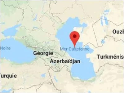 Quel fleuve est la principale source d'alimentation en eau de la mer Caspienne ?