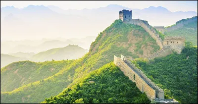 Depuis quelle année la Grande Muraille de Chine est-elle classée au patrimoine mondial de l'UNESCO ?