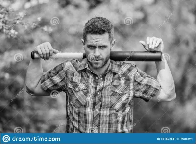 Être xénophobe signifie être hostile aux étrangers :