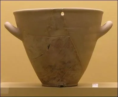 Où la clepsydre, invention ingénieuse permettant de mesurer le temps grâce à de l'eau ou horloge à eau, fut elle inventée vers 1400 av . J. -C. ?