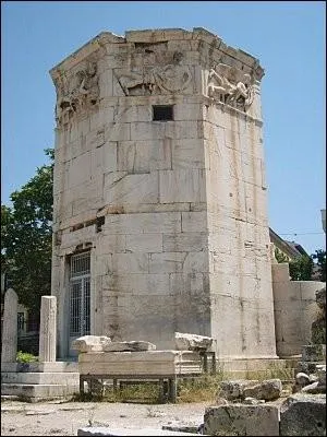 A quoi servait en fait la Tour des Vents à Athènes, construite au Ier siècle de notre ère ?
