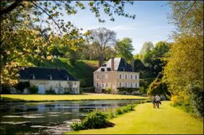 Nous sommes dans le Centre-Val-de-Loire, à Sasnières. Commune de l'arrondissement de Vendôme, dans la région agricole de la Gâtine tourangelle, elle se situe dans le département ...