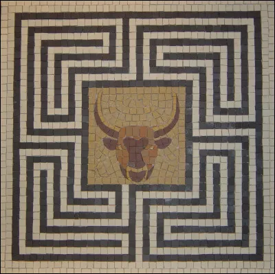 Comment s'appelle l'architecte ayant construit le Labyrinthe, où sera enfermé le Minotaure ?