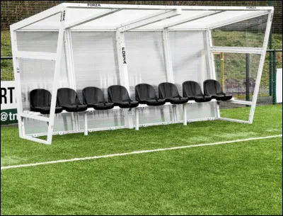 Quel entra&icirc;neur a disput&eacute; le plus grand nombre de matchs ?