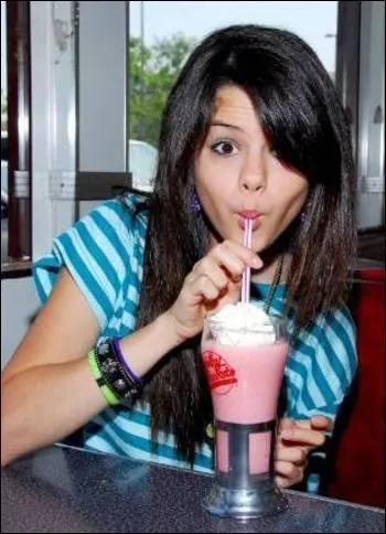 Que boit Selena ?