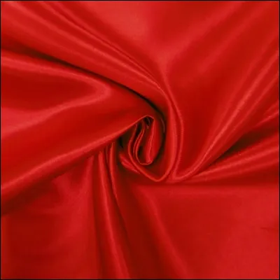 Ta copine a ses règles et a grave mal. Que fais-tu ?