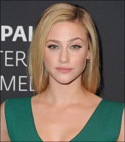 Combien a-t-elle de sur(s) ?