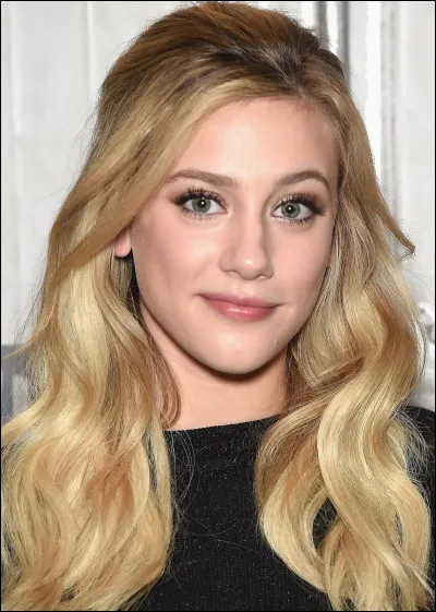 Avec quel(le) acteur/actrice de Riverdale' vit-elle en colocation ?