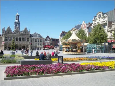 Ville de 53 000 habitants du département de l'Aisne, située dans la région naturelle du Vermandois, traversée par la Somme :