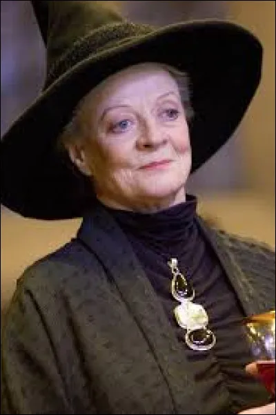8 : McGonagall.
Pourquoi a-t-elle été envoyée à Mangouste ?