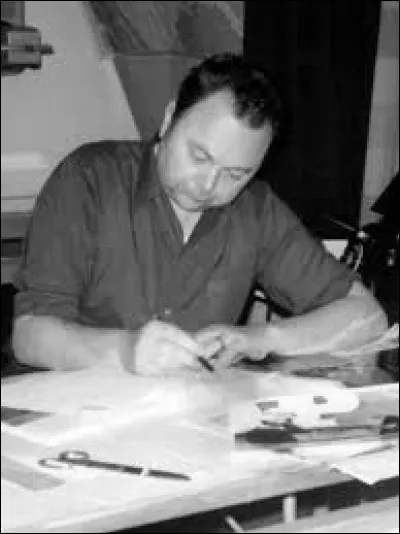 Pasionné d'automobile il va créer dès 1958 une série axée sur la compétition des sports mécaniques. Quel est l'auteur ?