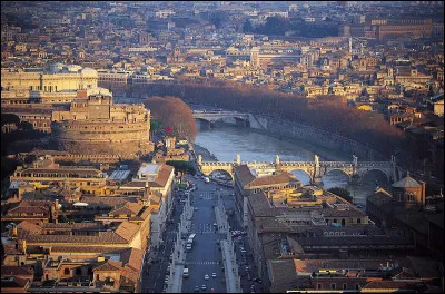 Quel monument pouvez-vous admirer dans cette ville ?