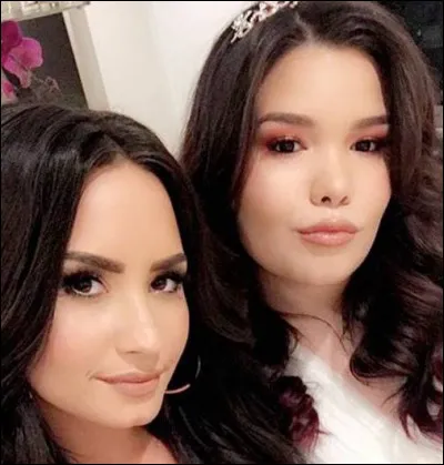 Comment s'appelle sa petite sur ?