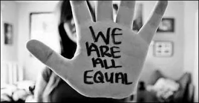 Quelle loi française a pour but la répression de tout acte raciste ?