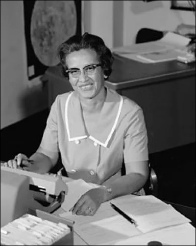 Katherine Johnson, c'est une très célèbre ingénieure qui a réussi dans un monde d'hommes et de ségrégation raciale. Quel film sorti en 2017 décrit sa vie et son évolution dans l'univers raciste des USA des années 60 ?