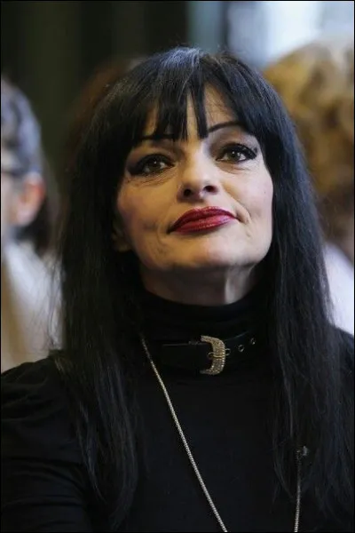 Cette chanteuse, grande figure de la scène punk, rock et new wave allemande et internationale, c'est ... Hagen.