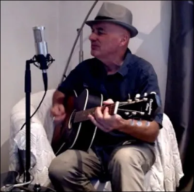 Qui est ce Yan, musicien populaire américain, chanteur, guitariste et ukuléliste américain ?