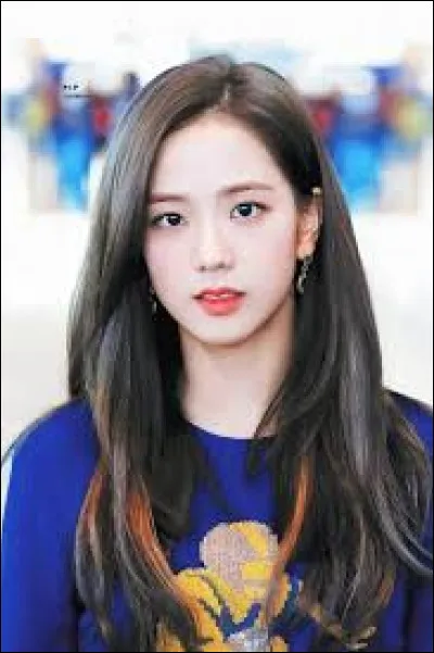 À quel âge Jisoo a-t-elle intégré le groupe ? À ... ans.