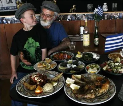 Dans quel pays mange-t-on de la moussaka en buvant du retsina ?