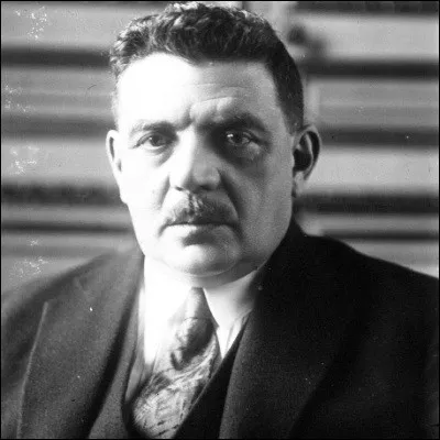 Selon l'académicien Édouard Herriot, qu'est-ce qui demeure dans l'homme quand il a tout oublié ?