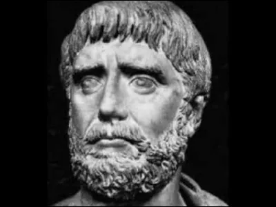 Mathématicien, philosophe et savant, il a vécu à Milet au début du VIe siècle : grande figure du raisonnement scientifique, il est considéré comme ayant établi les fondements de la géométrie. C'est ...