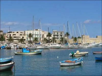 De quelle rgion, ancienne Apulie de l'Antiquit, Bari est-elle aujourd'hui le chef-lieu ?