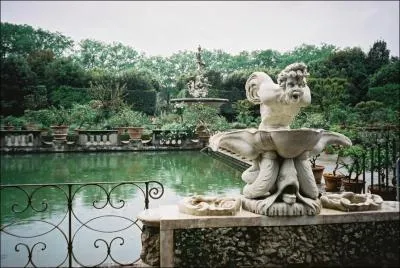 Dans quelle ville italienne peut-on voir le clbre jardin de Boboli du palais Pitti ?
