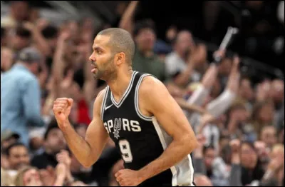 Ce joueur est de nationalité :