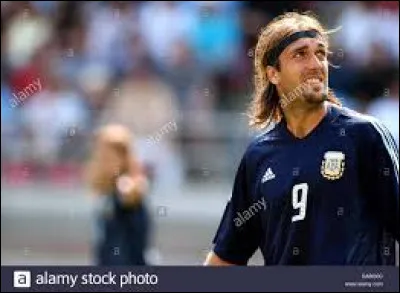 Quel joueur magnifique mit fin fin à sa carrière internationale après cette compétition ? (Il demeure encore aujourd'hui le meilleur buteur de l'Argentine en Coupe du monde avec 10 réalisations)