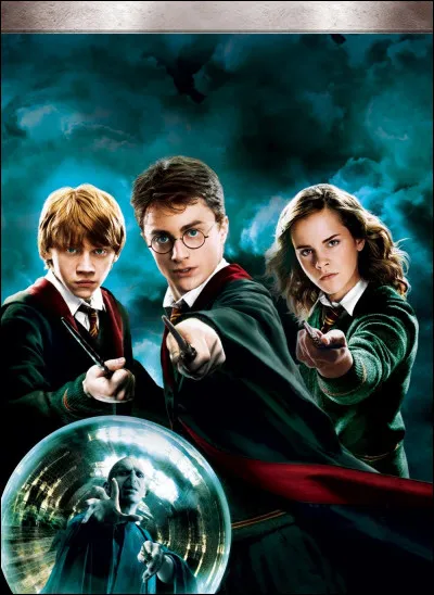 Et enfin, comment s'appelle la petite balle en or que doit attraper Harry au Quidditch ?