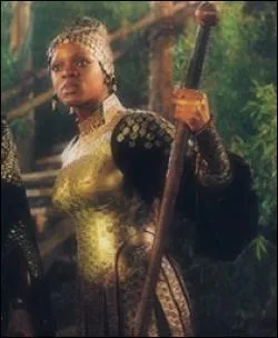 Comment s'appelle cette femme ?