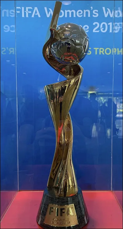 Quand a été créée la Coupe du Monde féminine de football ?