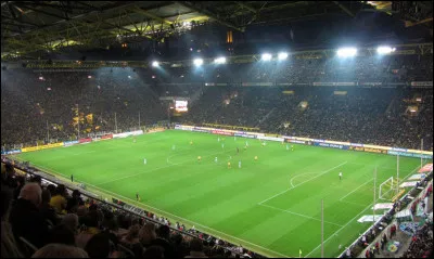 Une équipe doit se rendre à Turin, elle doit parcourir 100 km et a déjà fait 50 km.
Combien de km doit-elle encore parcourir ?