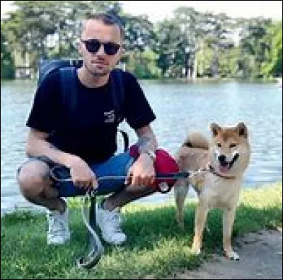 Est-ce que son chien s'appelle Natsu ?