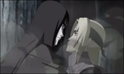 Qu'a fait Tsunade quand Orochimaru lui a demandé de le soigner ?